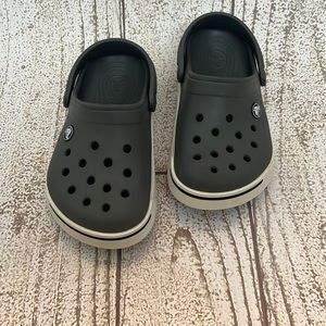 VGUC boys crocs size 2 dark gray